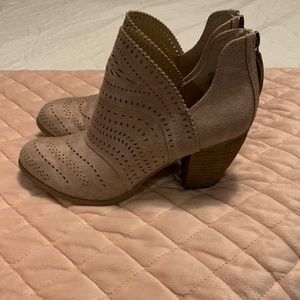 Cute Booties! Like new size 9- Not Rated boots